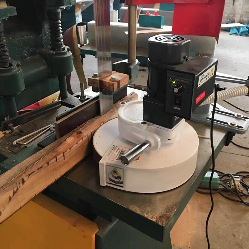 Automatyczny podajnik drewna d – Woodworking Bandsaw recenzja i cena